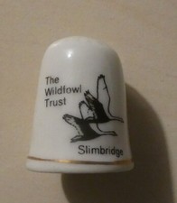 1 dé à coudre en porcelaine   -  Les Oies Sauvage