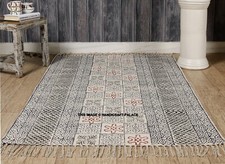 Grand Bloc Imprimé Tapis Main