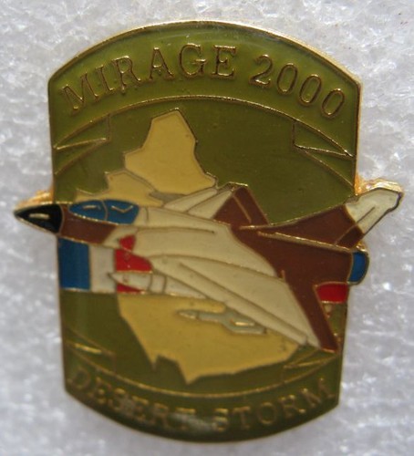 Pin avion guerre - avion, desert