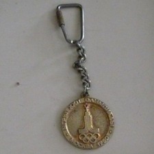 Porte Clé Clef Key ring JEUX OLYMPIQUES Olympic Games moscou 1980 bertoni milano