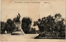 CPA AK Tananarive- Place Colbert, La Statue MADAGASCAR (1044771)
