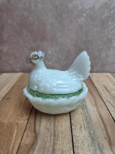 Petite poule couveuse - , en