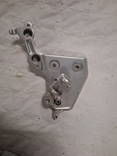 PLATINE AVANT DROITE TRIUMPH 1050 TIGER  ref 2080717