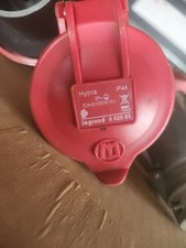 Prise Hypra 32A 3poles+terre