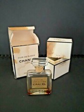 Ancien flacon de parfum: "Cuir de Russie" Chanel Paris
