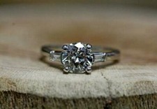 Bague de fiançailles en or