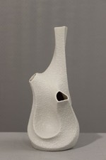 Vase en porcelaine biomorphe Sgrafo design moderne Peter Müller Allemagne 1960s