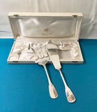 Couverts de service a poisson ERCUIS modèle VIEUX PARIS métal argenté CLUNY