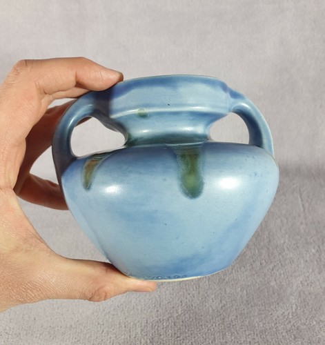 Ancien vase anses - à,