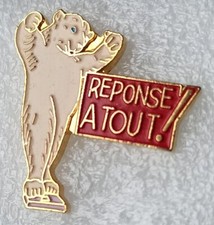 Pins Presse Média Réponse à
