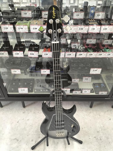 Guitare basse électrique