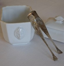 Sucrier et pince en Argent.