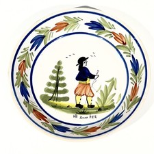 Assiette signé Faience HB