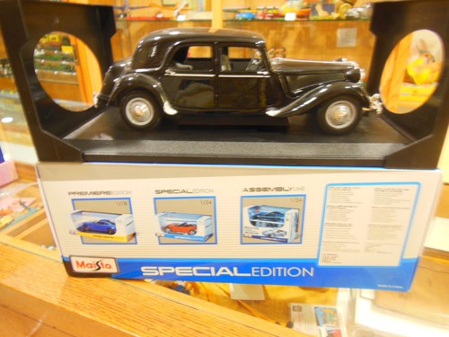 Miniature automobile - , 1/18