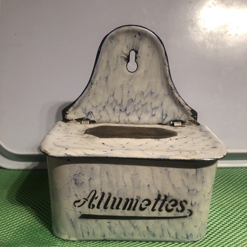 Ancienne boite cuisine - de,
