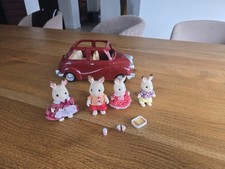  Jouet Voiture Rouge Sylvanian Families Avec 4 Figurines Longueur 24 Cm