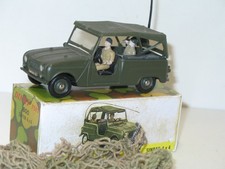 DINKY TOYS Renault 4L