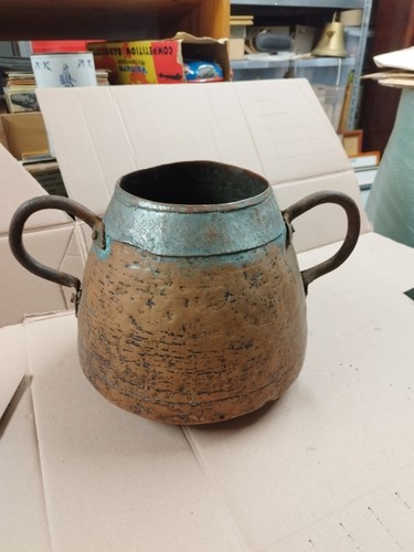 Très ancien chaudron marmite - très,