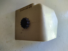 COUVERCLE DE FILTRE   POUR TRONCONNEUSE STIHL 056