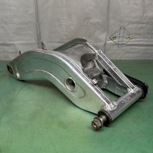 Suzuki rgv250 vj22 swingarm - rgv250,