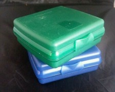 2 TUPPERWARE Sandwich Keeper