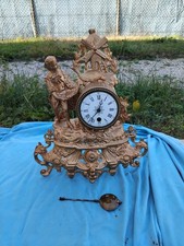 ancienne et grosse pendule