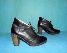 bottines boots PALLADIUM en cuir noir fourrée interieur p 39 fr tres bon état