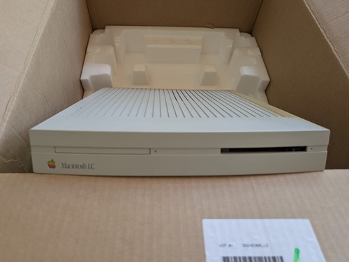 Macintosh boxed - lc,