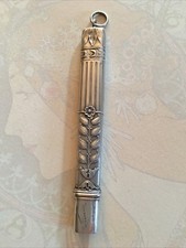 Beau pendentif Châtelaine