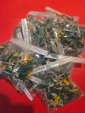 (89)  petits soldats  1:72