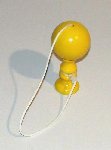 Bilboquet bois jaune 11cm - bilboquet,