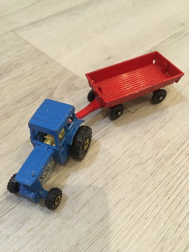 Ancien tracteur avec remorque - tracteur,