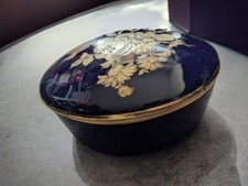 Petite Boîte En Porcelaine