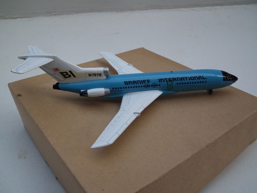 Avion métal miniature boeing - miniature.,