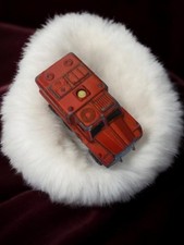 Véhicule miniature ancien