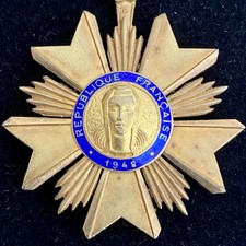 Médaille Officier du Mérite