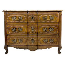 Commode arbalète galbée noyer époque XVIIIème
