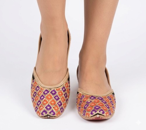 Chaussures plates indiennes