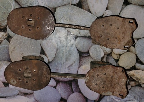 Anciennes paire patins a - de,