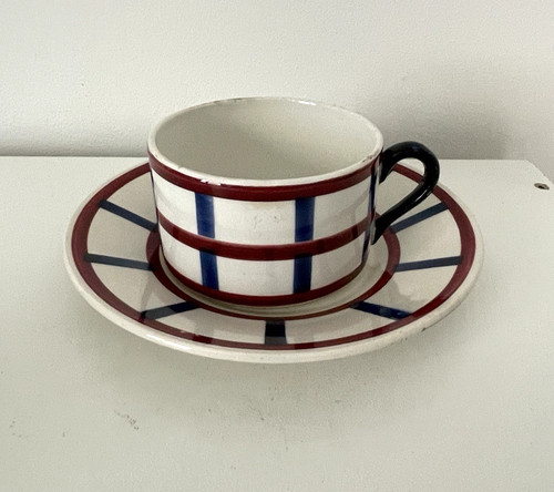 Tasse sous service à - et,