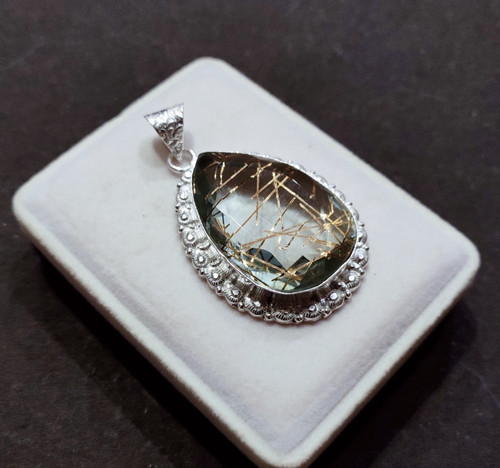 Pendentif pierre précieuse