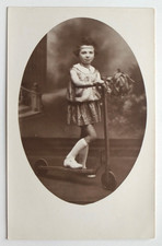 Fille pose tenue majorette trottinette - Photo ancienne snapshot RPPC