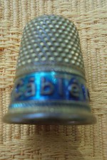  Dé à Coudre Ancien Publicitaire Cablé Louis d'or laiton et email bleu N3750