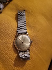 Montre mécanique de marque