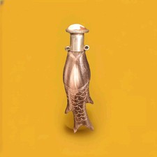 ancien flacon de parfum fiole Forme Poisson En Corne/ Métal/ Verre