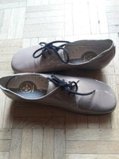 CHAUSSURES  CONFORT DE LA MARQUE BÄR  ALLEMAGNE EN CUIR   VERNIS BEIGE T37. 