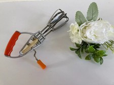 8 ⚜️  Ancien Fouet Batteur à Main en Inox Avec Manche Plastique Vintage