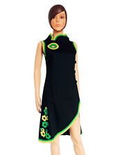 Robe asiatique mi-longue noire à fleurs Pygmées