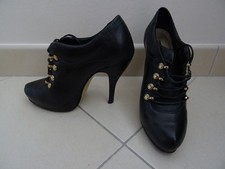 Bottines noires à talon de 12