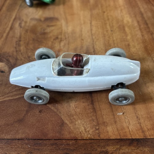 Voiture miniature plastique